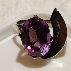 4.62 ctw Natural Dahlia Cut Amethyst In 7.33 grams of 925 Oval SZ 5 Ring.